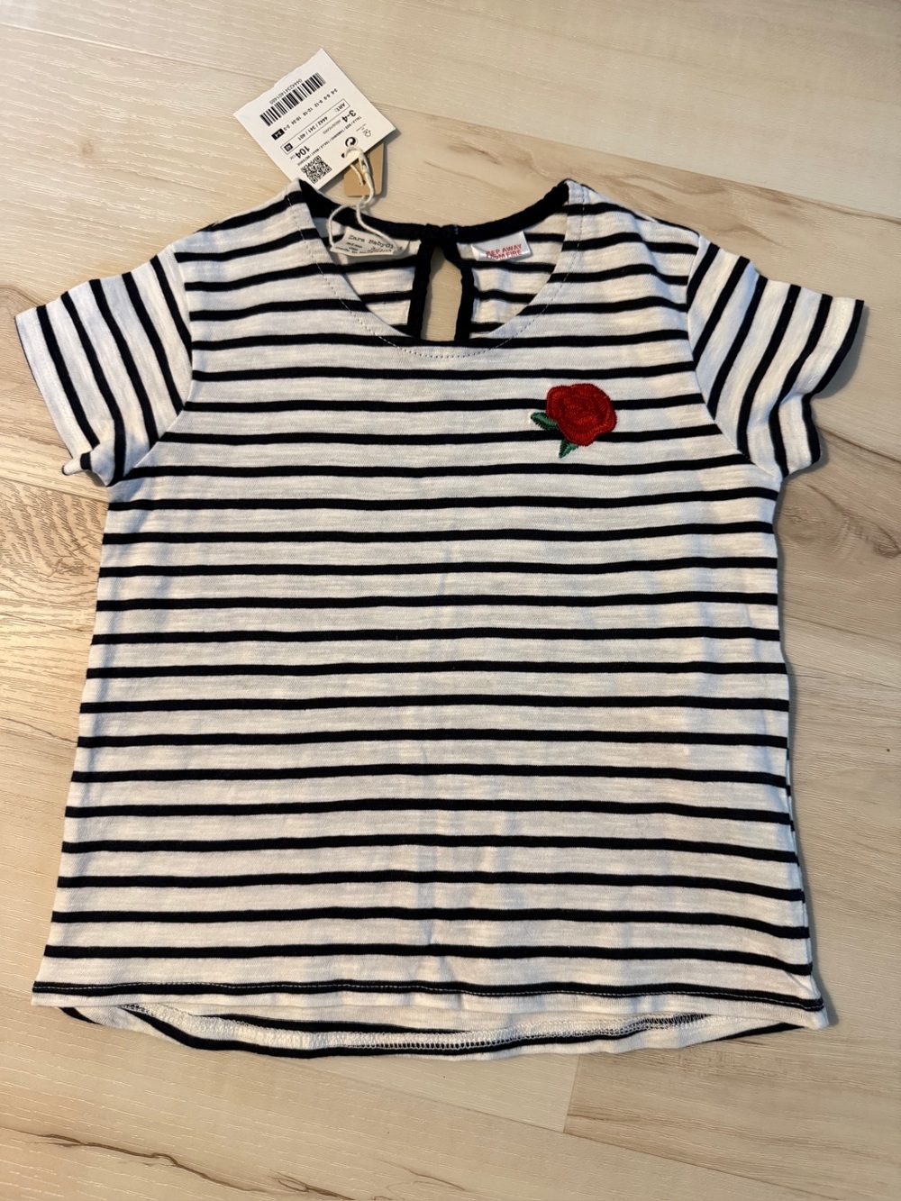 Zara Kids Striped Navy & White Kids Tee with Red Rose Patch size 3 - 4 girls